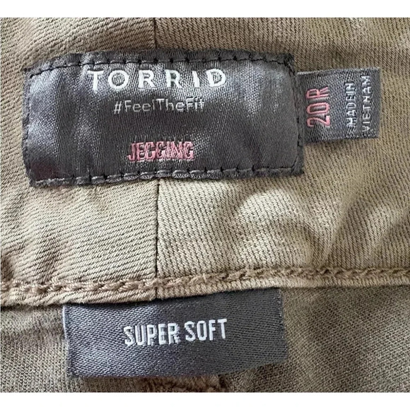 Torrid Tan Python Print Super Soft Jeggings Women’s Size 20 - Picture 3 of 5